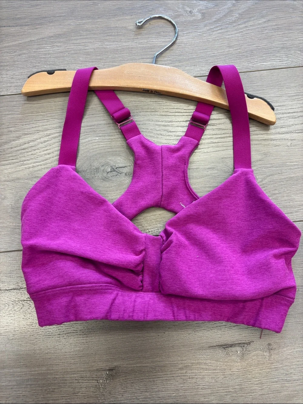 Beyond Yoga Beyond Center V-Neck Sports Bra